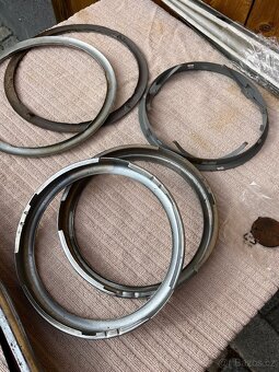 Prodám Škoda 1200 a 1201 chromy stará zásoba - 4