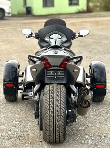 Can-am Spyder 990 RS SM5 MY2010 - 4