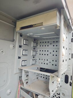PC skříň - 4