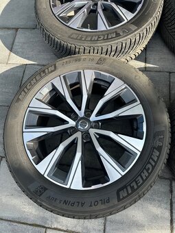 Originální zimní sada Volvo R19 – Michelin Pilot Alpin 5 SUV - 4