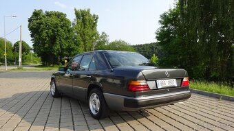Mercedes - Benz W124 - 4