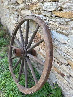 Pozemek se stavbami na okraji vesnice - 4