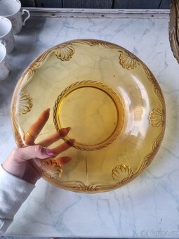 Žlutý tác/miska - 4