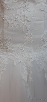 Prodám krajkové šaty na věneček, nebo svatbu, vel 36 - 38 - 4