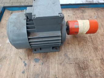 Elektromotor motor 400v 550W 1380ot - 4