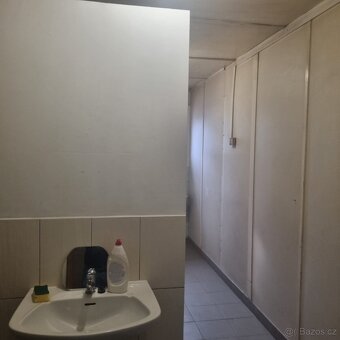 Pronájem nebytových, skladovacích prostor - 4