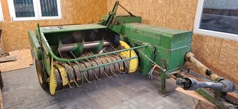 Vysokotlaký lis na balíky JD 224T - 4