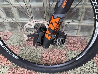 Prodám trailové kolo giant - custom build - 4