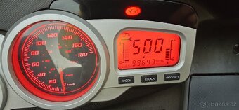 Skútr Aprilia SR MAX 300 - 4