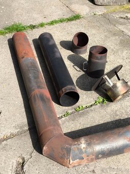 komínové roury 160mm průměr, 2mm tloušťka; komínová stříška - 4
