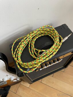 Elektrická kytara Fender Squier a zesilovač Marshall MG15 - 4