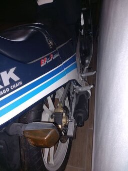Suzuki RG 250 Gama GJ 21B - 4