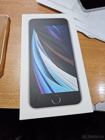 APPLE iPhone SE 2020 64 GB -TOP STAV - 4