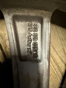 Litý disk Škoda 7.5Jx18 5x112 ET51 - 4