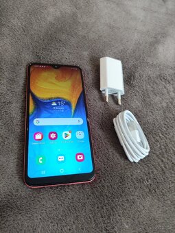 samsung galaxy a20e - 4