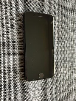 iPhone SE 2020 Black 64GB - 4