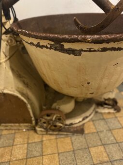 Hnětač těsta (šrotu) - 4