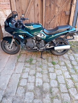 Triumph sprint 900 - 4