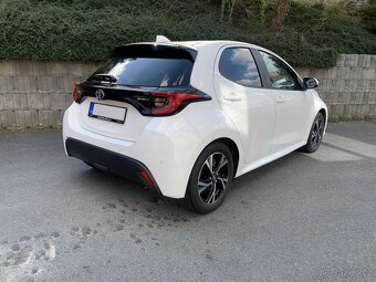 Toyota Yaris 1.5 HYBRID 96 kW 1.MAJITEL r.v. 2024 DPH - 4