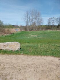 Pozemek obklopen ze 3/4 rybnikem - 4