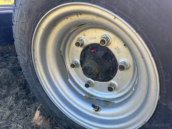 Podvozek 8,0 × 2,55 m pro Tiny House + zakrytování + trny - 4