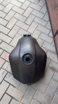 Nádrž na Yamaha fazer 1000 - 4