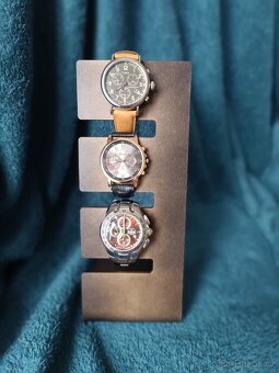 Stojan na hodinky kov zlatý - 4