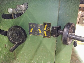 Formátovací pila s předřezem - 4