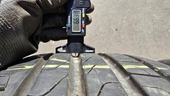 Letní pneu 235/40/19 Pirelli - 4