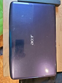 Notebooky Lenovo a Acer - 4