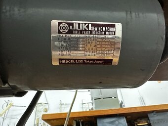 Průmyslový knoflíkovací šicí stroj JUKI MB-372 - 4