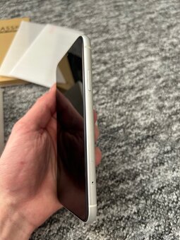 iPhone XR White 128GB - 4