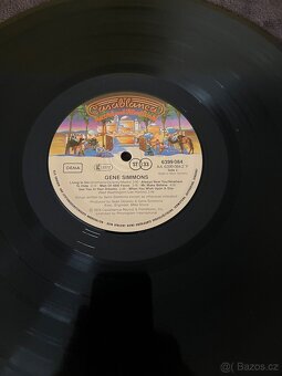 PRODÁM LP KISS - GENE SIMMONS - 4