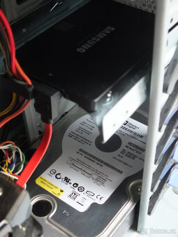 Počítač Intel Core 2 QUAD - 4
