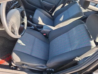 Toyota Carina 1,6i TOP STAV - 4