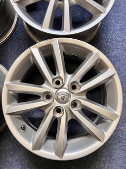 5x114,3 R16 Originál alu Toyota Auris / Avensis - ET 45 - 4