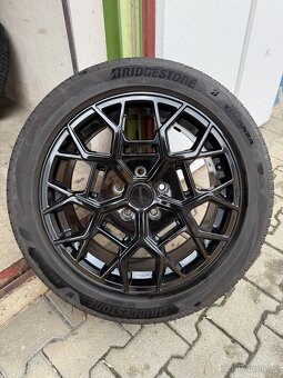 Letní ALU sada R18, 5x120, ET45, RIVIERA RTX Gloss Black, T6 - 4