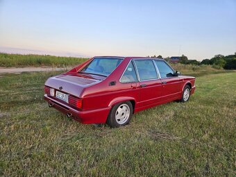 Tatra 613/4 Mi motor 4,4 - 4