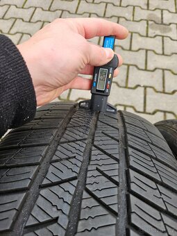 Zimní Barum 215/50/17 - 90% - 4