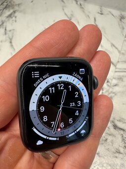 Apple Watch Series 6 44 mm GPS – kompletní balení - 4