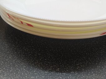 Talíře zn: Arcopal Domitille Rouge. - 4