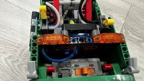 Lego technic Servisní truck 42008+stihačka 42040 - 4