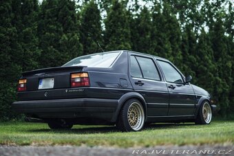 Volkswagen Jetta 19E - 4