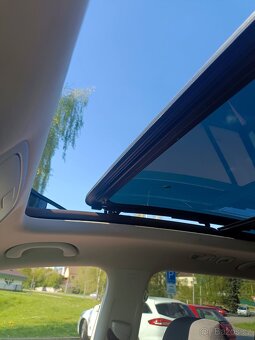 Volkswagen Touran R.V.2011 2.0.TDI 103 KW - 4