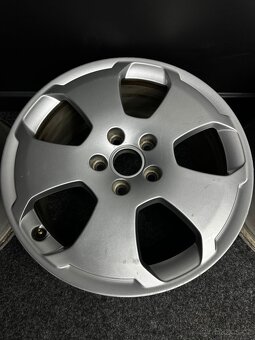 Alu AUDI A3 5x112 r17 8P0601025C - 4