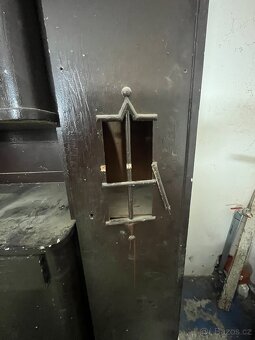 Stará skříň k renovaci - 4