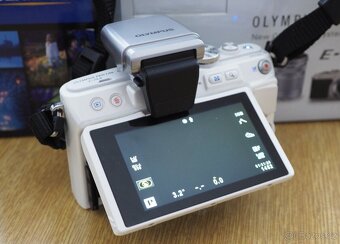 Digitalny fotoaparat - Olympus PEN EPL6 - 4