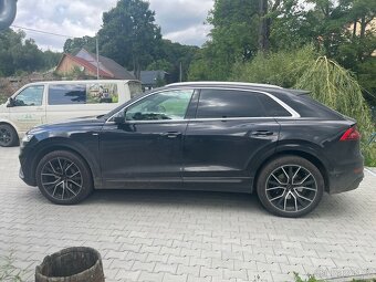 Audi Q8 50 TDi - 4