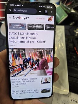 Samsung Galaxy S22 256GB černá barva, s obaly - 4