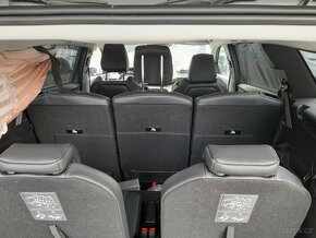 Peugeot 5008 lift 7 mistne - 4